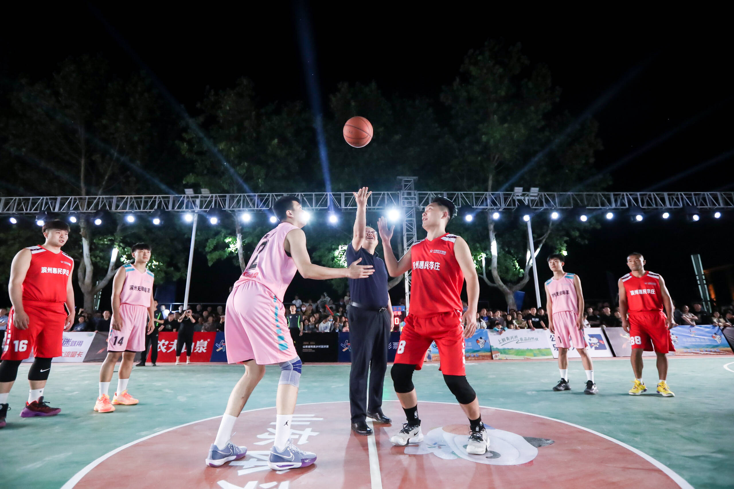 青少年篮球公开赛在全国范围内火热举行,激发青少年热情的简单介绍 青少年篮球公开赛在全国范围内火热举行,激发青少年热情的简单介绍