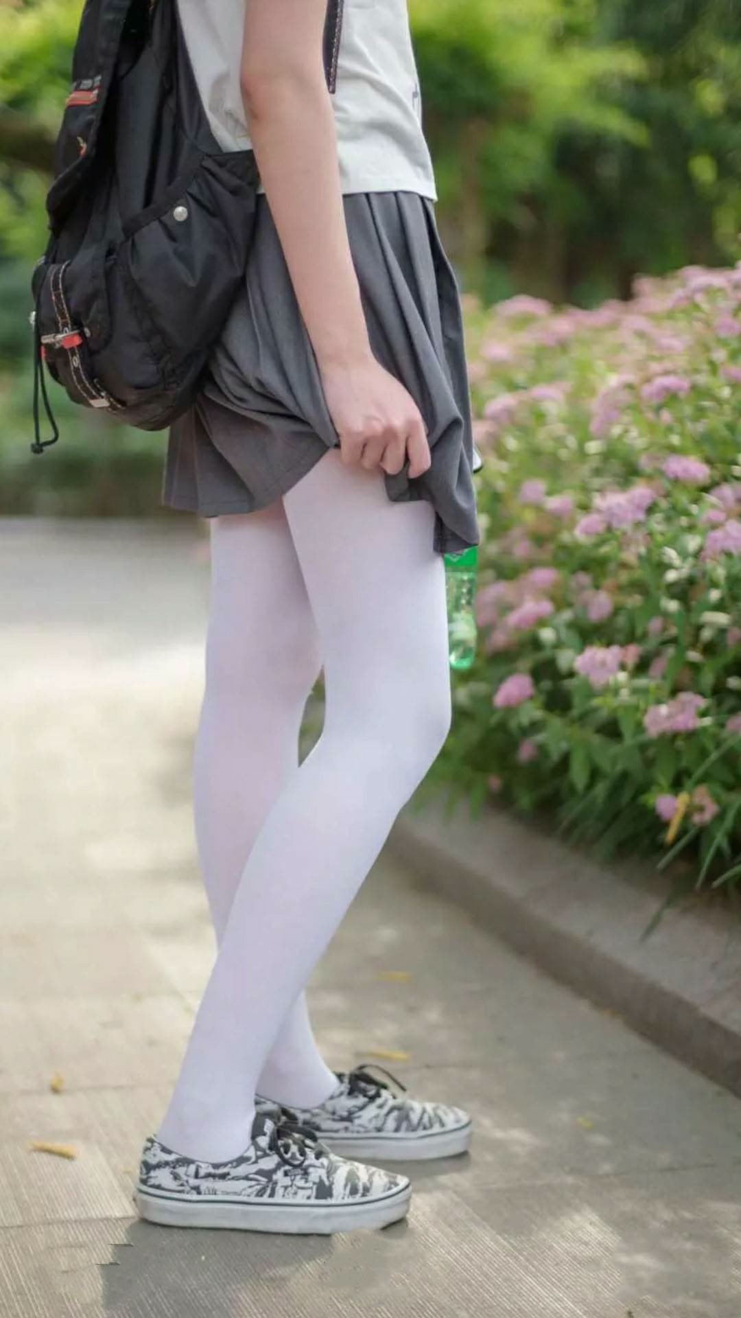 日本队成功晋级亚洲杯淘汰赛，日本亚洲杯比赛