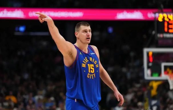 乐鱼体育:掘金队约基奇：如何带领球队卫冕总冠军，创造更多辉煌，成为篮球界的传奇人物？的简单介绍-乐鱼体育下载